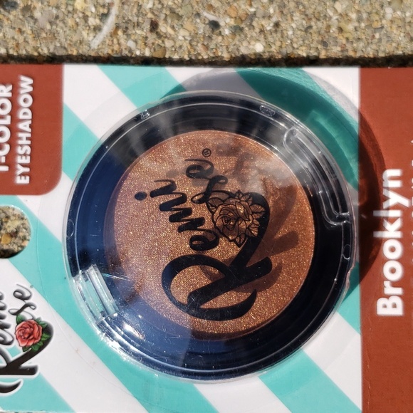 Remi Rose 1-Color Eyeshadow Brooklyn. NIP - Picture 2 of 4